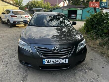 Сірий Тойота Камрі, об'ємом двигуна 2.5 л та пробігом 226 тис. км за 11000 $, фото 1 на Automoto.ua