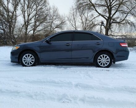 Серый Тойота Камри, объемом двигателя 2.5 л и пробегом 120 тыс. км за 12000 $, фото 1 на Automoto.ua