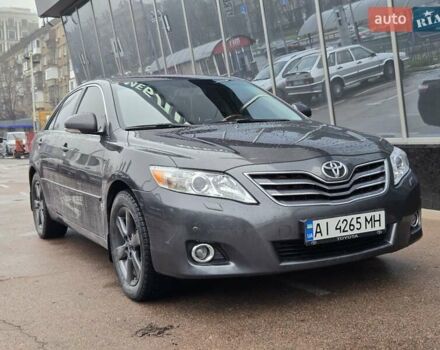 Серый Тойота Камри, объемом двигателя 3.5 л и пробегом 157 тыс. км за 15900 $, фото 1 на Automoto.ua
