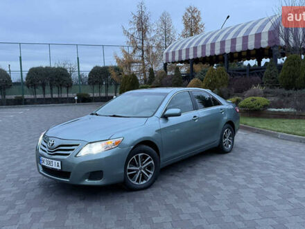 Серый Тойота Камри, объемом двигателя 2.49 л и пробегом 240 тыс. км за 8500 $, фото 1 на Automoto.ua