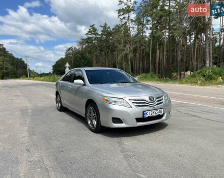 Сірий Тойота Камрі, об'ємом двигуна 2.5 л та пробігом 270 тис. км за 8800 $, фото 1 на Automoto.ua