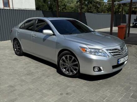 Серый Тойота Камри, объемом двигателя 2.5 л и пробегом 190 тыс. км за 10700 $, фото 1 на Automoto.ua
