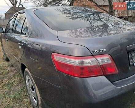 Серый Тойота Камри, объемом двигателя 2.4 л и пробегом 200 тыс. км за 4699 $, фото 1 на Automoto.ua