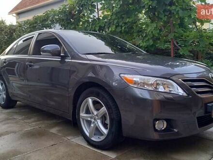 Сірий Тойота Камрі, об'ємом двигуна 2.36 л та пробігом 120 тис. км за 13500 $, фото 1 на Automoto.ua