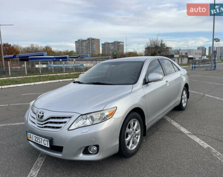Тойота Камри 2011 в Киеве на Automoto.ua Серый Тойота Камри, объемом двигателя 2.4 л и пробегом 191 тыс. км за 10800 $, фото 1 на Automoto.ua