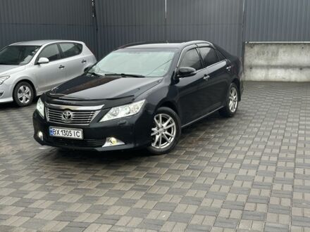 Серый Тойота Камри, объемом двигателя 2.5 л и пробегом 240 тыс. км за 10999 $, фото 1 на Automoto.ua