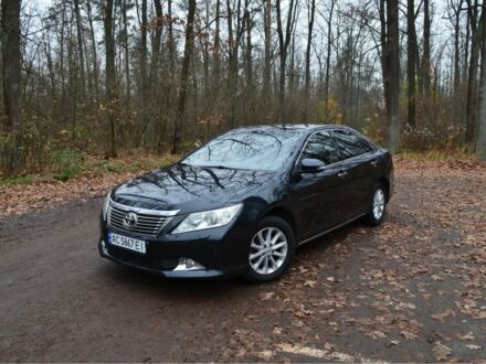 Серый Тойота Камри, объемом двигателя 2.5 л и пробегом 232 тыс. км за 12950 $, фото 1 на Automoto.ua