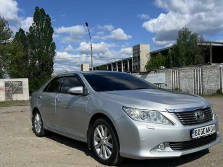 Серый Тойота Камри, объемом двигателя 2.5 л и пробегом 254 тыс. км за 13200 $, фото 1 на Automoto.ua