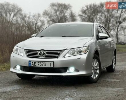 Серый Тойота Камри, объемом двигателя 2.5 л и пробегом 211 тыс. км за 12800 $, фото 1 на Automoto.ua