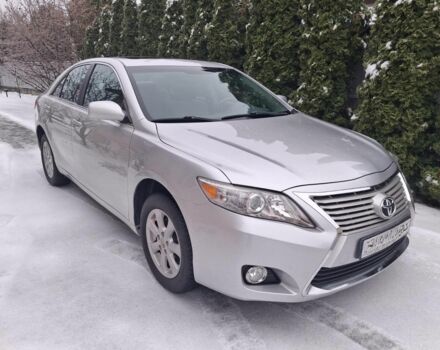 Серый Тойота Камри, объемом двигателя 2.5 л и пробегом 70 тыс. км за 13000 $, фото 1 на Automoto.ua