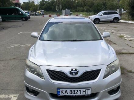 Тойота Камри 2011 в Киеве на Automoto.ua Серый Тойота Камри, объемом двигателя 2.46 л и пробегом 240 тыс. км за 9100 $, фото 1 на Automoto.ua