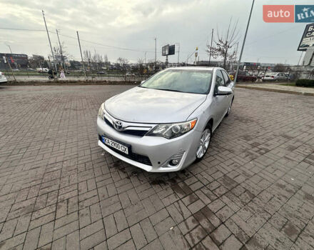 Сірий Тойота Камрі, об'ємом двигуна 2.49 л та пробігом 274 тис. км за 8000 $, фото 1 на Automoto.ua