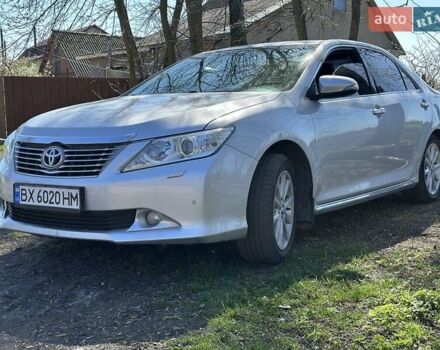 Сірий Тойота Камрі, об'ємом двигуна 2.5 л та пробігом 221 тис. км за 13500 $, фото 1 на Automoto.ua