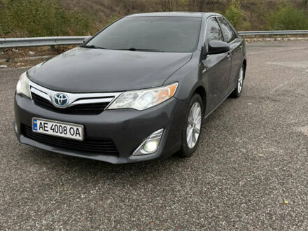 Серый Тойота Камри, объемом двигателя 2.49 л и пробегом 333 тыс. км за 11500 $, фото 1 на Automoto.ua