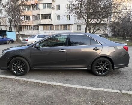 Серый Тойота Камри, объемом двигателя 2.5 л и пробегом 280 тыс. км за 9300 $, фото 1 на Automoto.ua