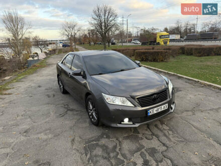 Серый Тойота Камри, объемом двигателя 3.5 л и пробегом 243 тыс. км за 15000 $, фото 1 на Automoto.ua