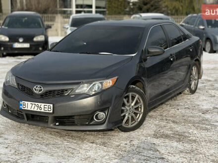 Сірий Тойота Камрі, об'ємом двигуна 2.5 л та пробігом 241 тис. км за 9999 $, фото 1 на Automoto.ua