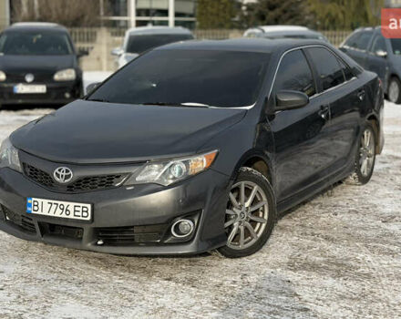 Серый Тойота Камри, объемом двигателя 2.5 л и пробегом 241 тыс. км за 9999 $, фото 1 на Automoto.ua