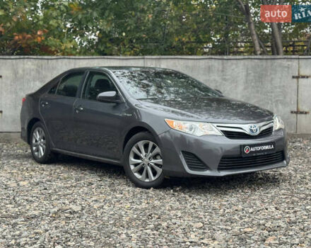 Серый Тойота Камри, объемом двигателя 2.49 л и пробегом 268 тыс. км за 11490 $, фото 1 на Automoto.ua