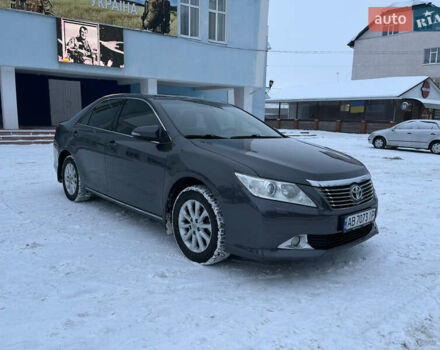 Серый Тойота Камри, объемом двигателя 2.5 л и пробегом 183 тыс. км за 12500 $, фото 1 на Automoto.ua