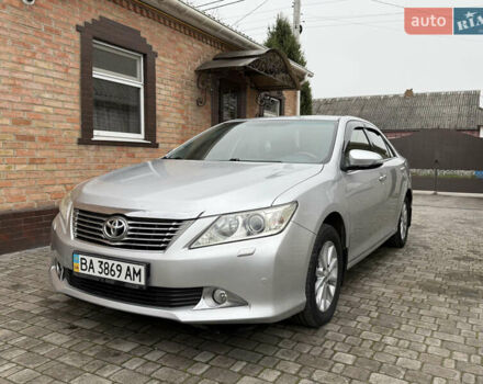 Серый Тойота Камри, объемом двигателя 2.5 л и пробегом 220 тыс. км за 12900 $, фото 1 на Automoto.ua