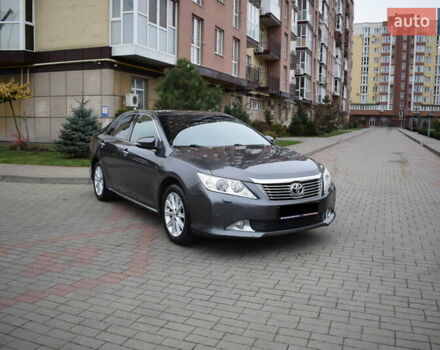Сірий Тойота Камрі, об'ємом двигуна 2.5 л та пробігом 163 тис. км за 13250 $, фото 1 на Automoto.ua