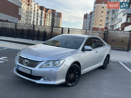 Серый Тойота Камри, объемом двигателя 3.5 л и пробегом 230 тыс. км за 13700 $, фото 1 на Automoto.ua