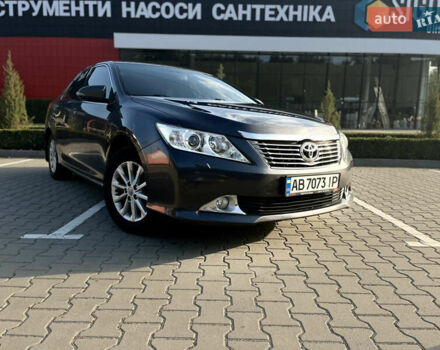 Сірий Тойота Камрі, об'ємом двигуна 2.5 л та пробігом 182 тис. км за 13600 $, фото 1 на Automoto.ua