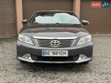 Сірий Тойота Камрі, об'ємом двигуна 2.49 л та пробігом 215 тис. км за 15000 $, фото 1 на Automoto.ua