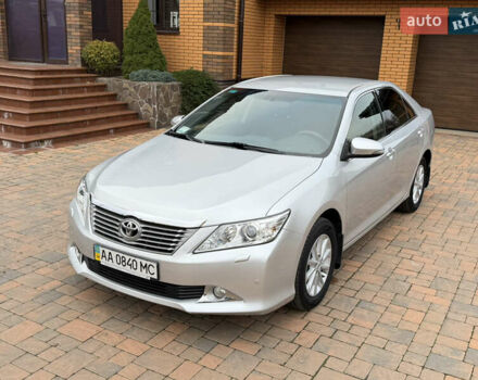 Сірий Тойота Камрі, об'ємом двигуна 2.5 л та пробігом 232 тис. км за 12800 $, фото 1 на Automoto.ua