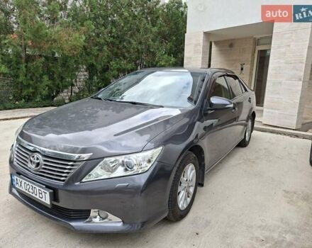 Серый Тойота Камри, объемом двигателя 2.49 л и пробегом 270 тыс. км за 12490 $, фото 1 на Automoto.ua