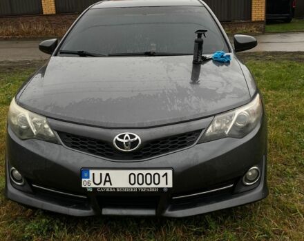 Сірий Тойота Камрі, об'ємом двигуна 2.5 л та пробігом 220 тис. км за 12950 $, фото 1 на Automoto.ua