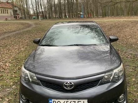Серый Тойота Камри, объемом двигателя 2.49 л и пробегом 367 тыс. км за 10500 $, фото 1 на Automoto.ua