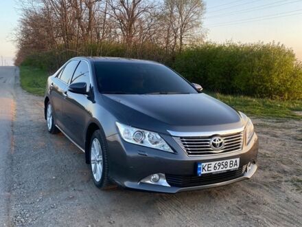 Сірий Тойота Камрі, об'ємом двигуна 2.5 л та пробігом 201 тис. км за 16300 $, фото 1 на Automoto.ua