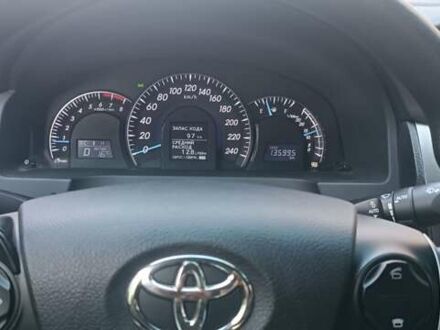 Серый Тойота Камри, объемом двигателя 2.5 л и пробегом 135 тыс. км за 13500 $, фото 1 на Automoto.ua