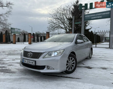 Серый Тойота Камри, объемом двигателя 2.5 л и пробегом 225 тыс. км за 12500 $, фото 1 на Automoto.ua