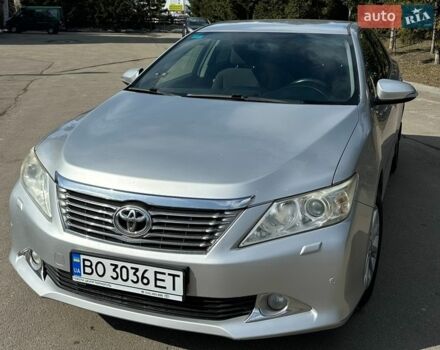Серый Тойота Камри, объемом двигателя 2.49 л и пробегом 236 тыс. км за 13000 $, фото 1 на Automoto.ua