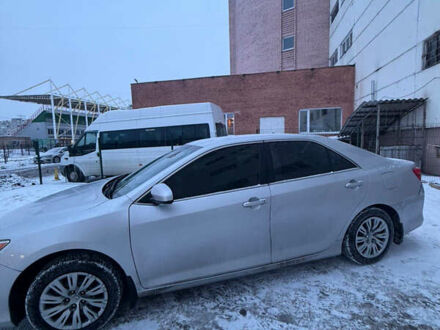 Серый Тойота Камри, объемом двигателя 2.5 л и пробегом 335 тыс. км за 8400 $, фото 1 на Automoto.ua