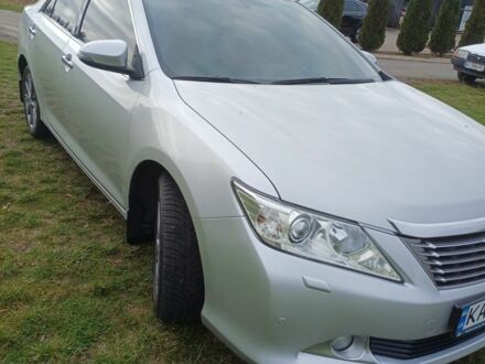 Серый Тойота Камри, объемом двигателя 2.5 л и пробегом 193 тыс. км за 14000 $, фото 1 на Automoto.ua