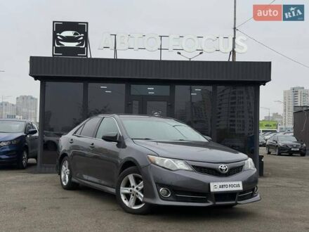 Сірий Тойота Камрі, об'ємом двигуна 2.49 л та пробігом 316 тис. км за 11790 $, фото 1 на Automoto.ua