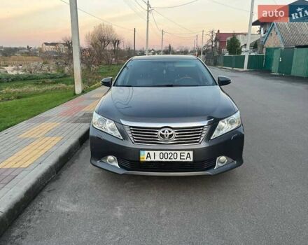 Сірий Тойота Камрі, об'ємом двигуна 2.5 л та пробігом 233 тис. км за 15000 $, фото 1 на Automoto.ua