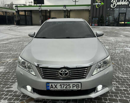 Серый Тойота Камри, объемом двигателя 2.49 л и пробегом 124 тыс. км за 12500 $, фото 1 на Automoto.ua