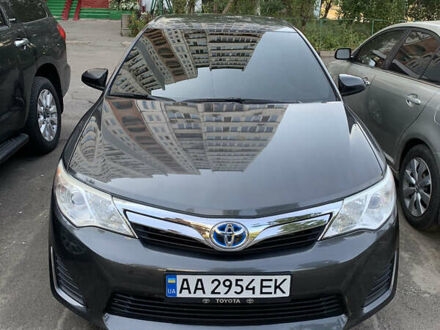 Тойота Камри 2012 в Киеве на Automoto.ua Серый Тойота Камри, объемом двигателя 2.49 л и пробегом 268 тыс. км за 11900 $, фото 1 на Automoto.ua