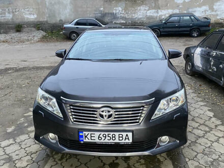 Серый Тойота Камри, объемом двигателя 2.5 л и пробегом 179 тыс. км за 16000 $, фото 1 на Automoto.ua