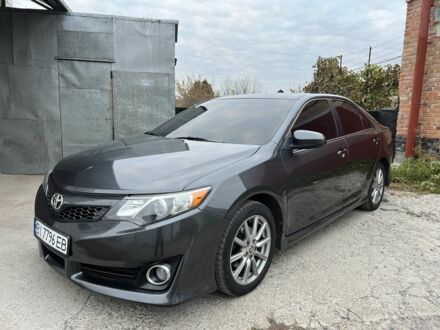 Тойота Камри 2012 в Полтаве на Automoto.ua Серый Тойота Камри, объемом двигателя 2.5 л и пробегом 240 тыс. км за 8700 $, фото 1 на Automoto.ua