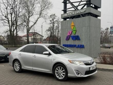 Серый Тойота Камри, объемом двигателя 2.5 л и пробегом 290 тыс. км за 11400 $, фото 1 на Automoto.ua
