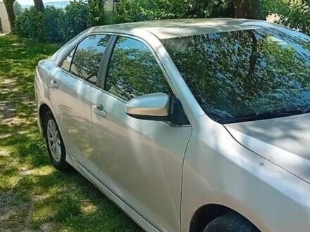 Серый Тойота Камри, объемом двигателя 2.5 л и пробегом 200 тыс. км за 11000 $, фото 1 на Automoto.ua