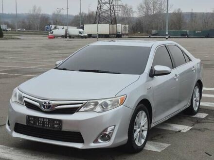 Серый Тойота Камри, объемом двигателя 2.5 л и пробегом 177 тыс. км за 12500 $, фото 1 на Automoto.ua