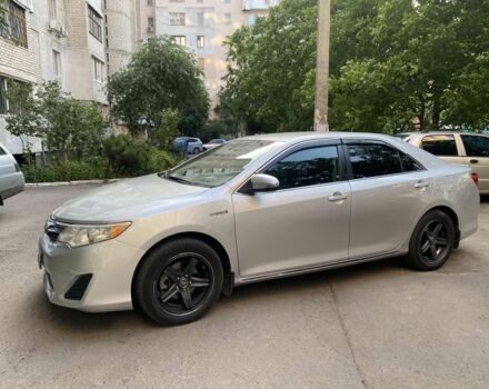 Серый Тойота Камри, объемом двигателя 2.5 л и пробегом 320 тыс. км за 9800 $, фото 1 на Automoto.ua