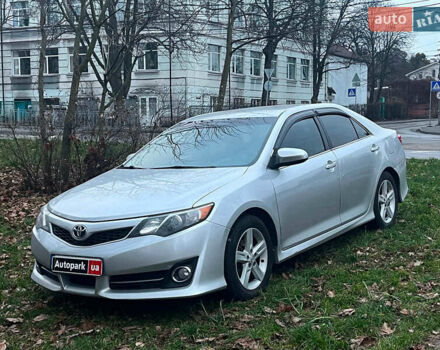 Серый Тойота Камри, объемом двигателя 2.5 л и пробегом 297 тыс. км за 10390 $, фото 1 на Automoto.ua